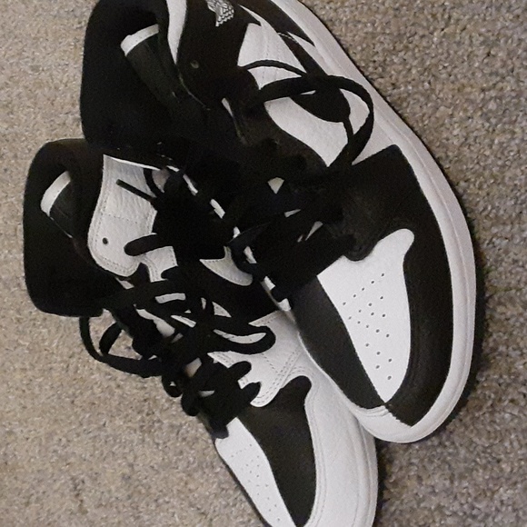 ▪️◽️NIKE Women’s Air Jordan 1 Mid SE ‘Homage’ - Picture 1 of 3